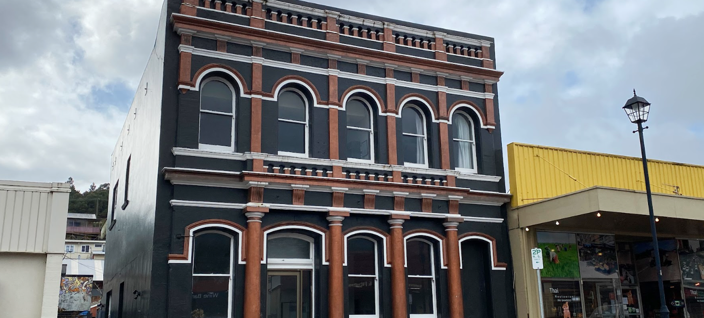 A photo taken from Orr Street of the Q Bank Gallery Facade.