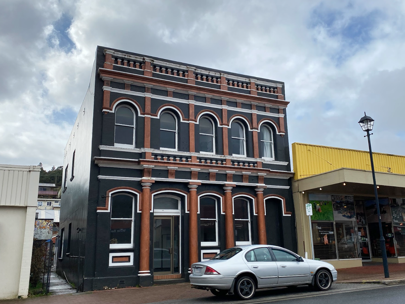 A photo taken from Orr Street of the Q Bank Gallery Facade.