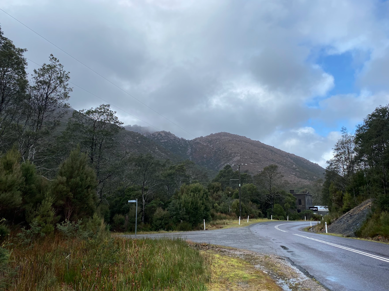 A photo of the Sadler Street turn off to reach Linda Cafe.