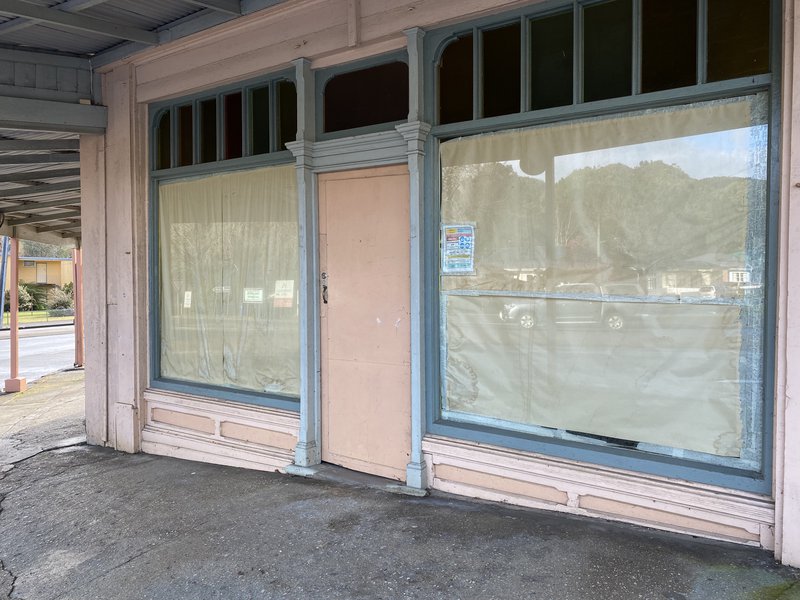 A photo of the Old Evans Store entrance.